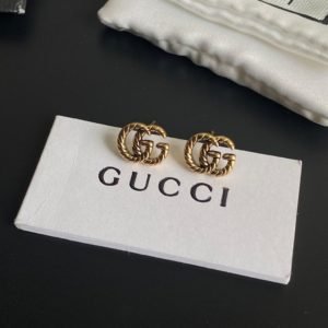 Aretes GG labrados pequenos
